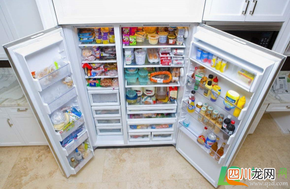 冰箱冷藏室结冰用热水快速除冰可以吗
