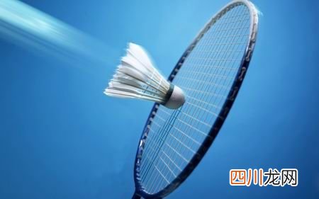 中年人注意：小心羽毛球的隐患