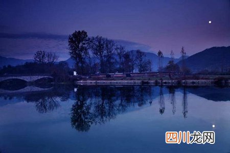 表示夜晚月色迷人的句子，形容夜景的一句话