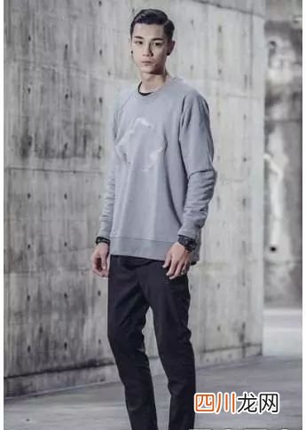 男鞋怎么搭配衣服？ 马丁男士