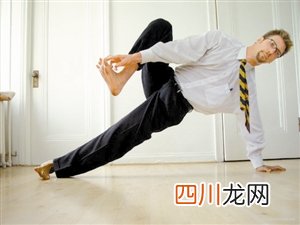 面壁下蹲 上班族健身法85