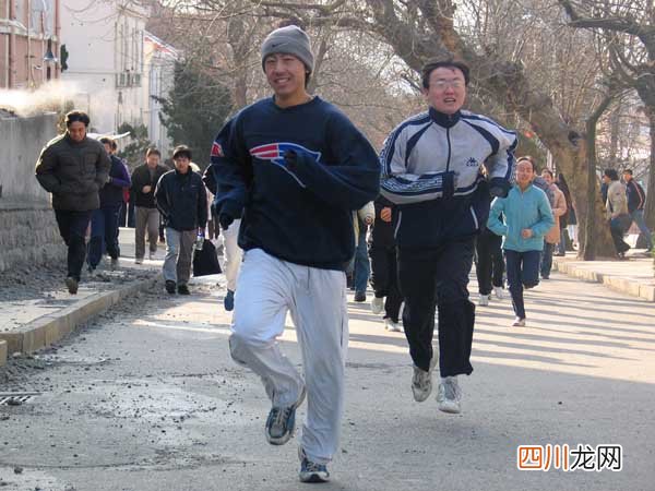 冬季健身的八个小动作