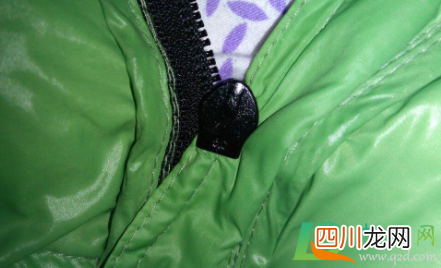 拉链把衣服卡死了怎么办