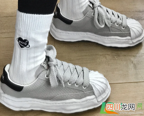 溶解鞋怎么那么贵