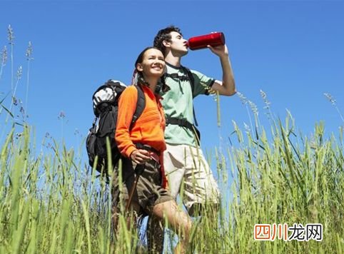 户外活动所带的必备装备