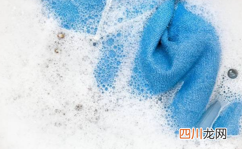 脏衣服长期堆放不洗有细菌吗