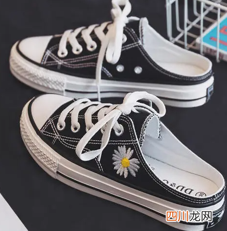 帆布鞋买大点还是小点