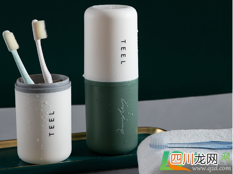 为什么牙缸里有黑色的