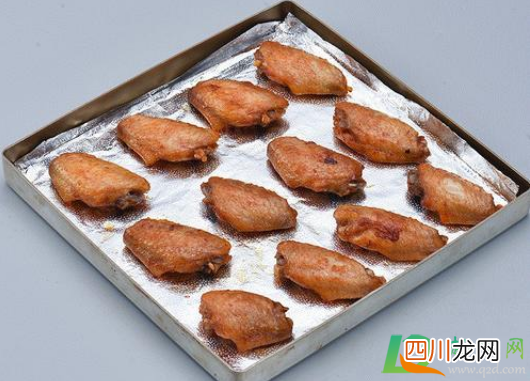 烤箱锡纸是用亮面还是暗面