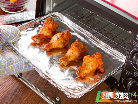 烤箱锡纸哪面接触食物正确