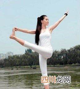 夏日瑜伽打造完美性淑女