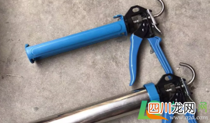打玻璃胶枪怎么安装
