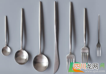加盐的铁勺为什么容易生锈