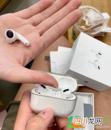 airpods免费换新是换充电仓吗