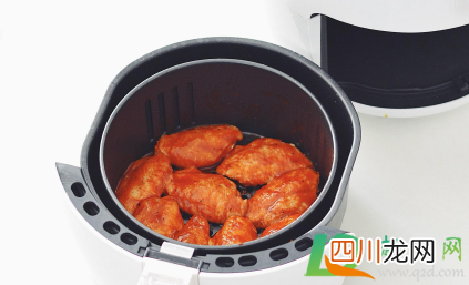 空气炸锅有塑料味正常吗