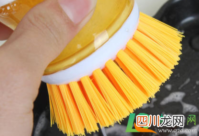 锅里的油洗不干净怎么办