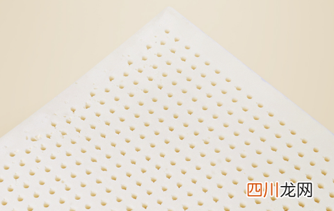乳胶枕有鱼腥味正常吗
