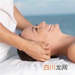 每天揉耳朵防病又健身