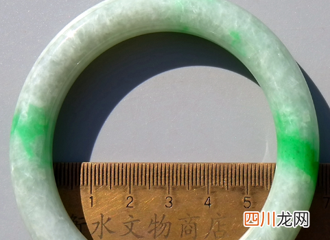 佘太翠玉手镯到底好不好