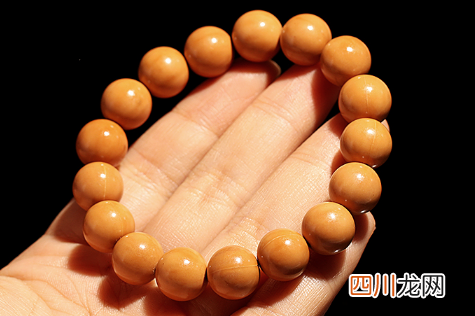 黄杨木手串包浆后是什么颜色