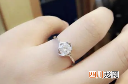 钻戒的钻石掉了保修吗