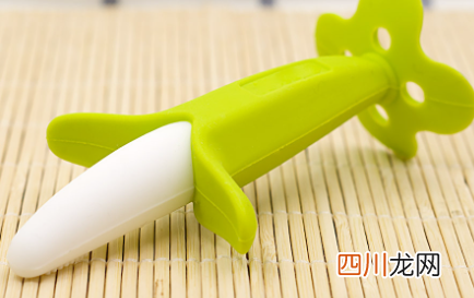 3个月宝宝口欲期吃牙胶好吗