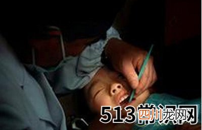 如何正确分析梦见拨牙这种特殊的梦境？