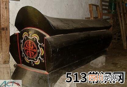 梦见黑棺材