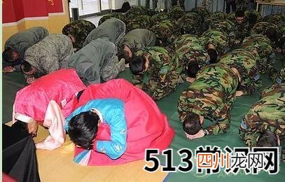 如何解读梦见自己给别人磕头的含义特点？