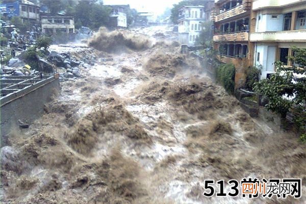 梦见水灾