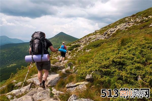 做梦梦见爬山艰难意味着什么？