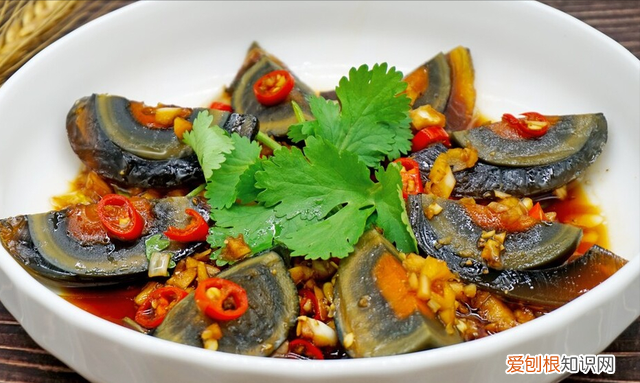 凉拌皮蛋少不了三种调料,凉拌皮蛋放什么调料好