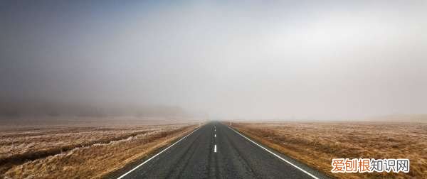 该如何使用ps中的消失点，ps消失点工具的使用方法