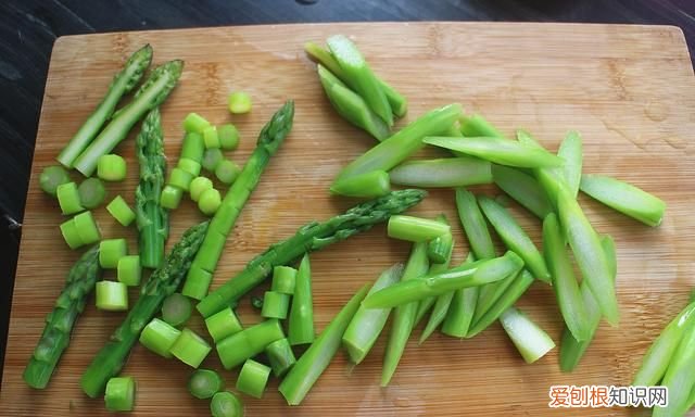 芦笋与什么一起炒最营养,芦笋和什么搭配最好吃
