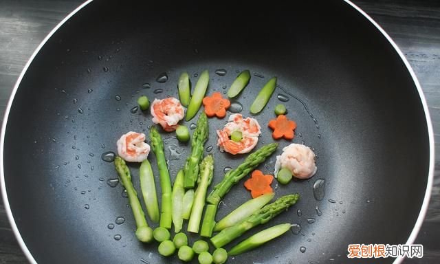 芦笋与什么一起炒最营养,芦笋和什么搭配最好吃