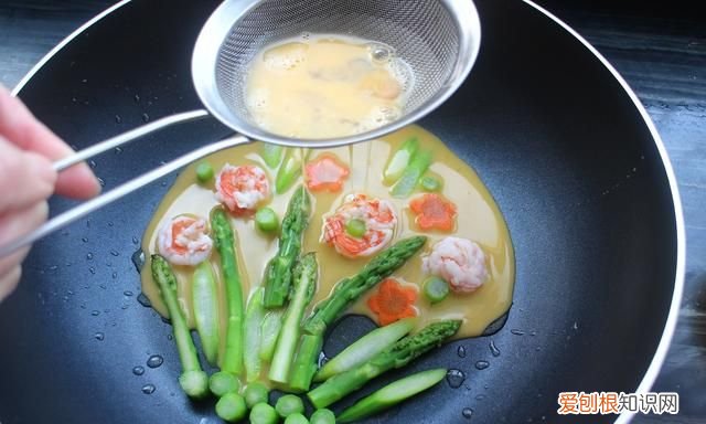 芦笋与什么一起炒最营养,芦笋和什么搭配最好吃