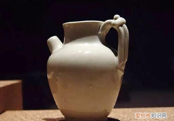 瓷器的由来，刀字纹瓷器的由来