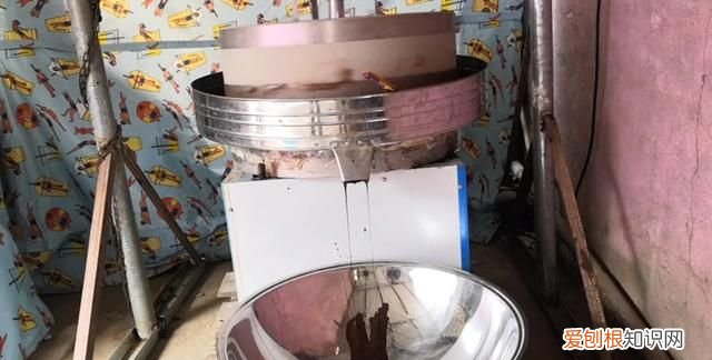 纯芝麻香油和小磨香油有何区别，小磨香油与芝麻香油的区别