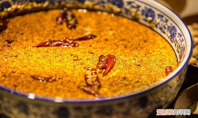 纯芝麻香油和小磨香油有何区别，小磨香油与芝麻香油的区别