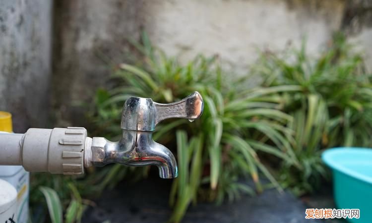 天冷水龙头冻住了怎么办，冬天加热水龙头上冻怎么办