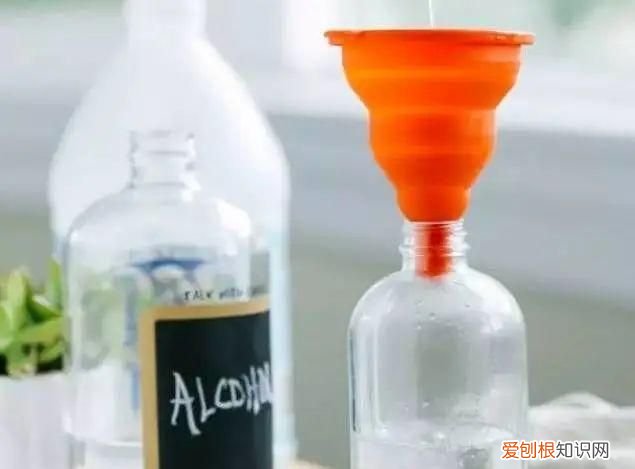酒精去除污渍使用什么方法,用什么可以去除酒精的污渍