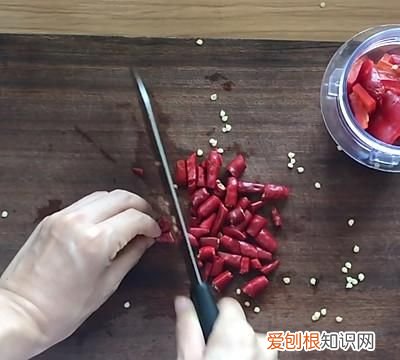 无油正宗蒜蓉辣椒酱制作方法 自制蒜蓉辣椒酱的正确方法