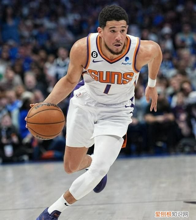 布克专属球鞋,布克一代球鞋什么时候出