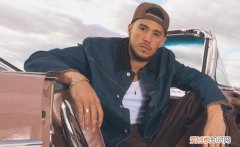 布克专属球鞋,布克一代球鞋什么时候出