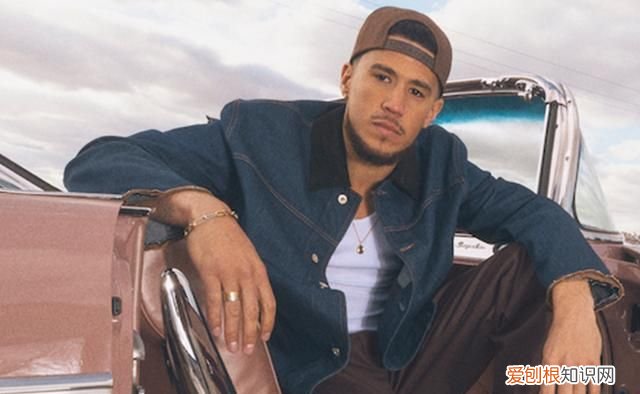 布克专属球鞋,布克一代球鞋什么时候出