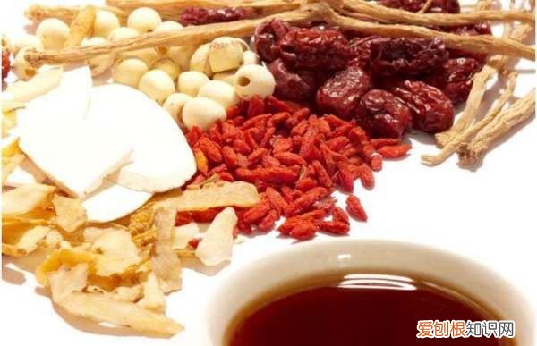 女朋友经常熬夜喝点什么好，给经常熬夜的女生送什么礼物好