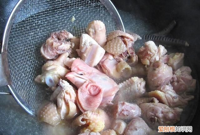 炖鸡汤时切记三不放