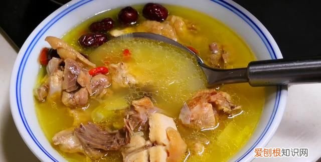 炖鸡汤时切记三不放