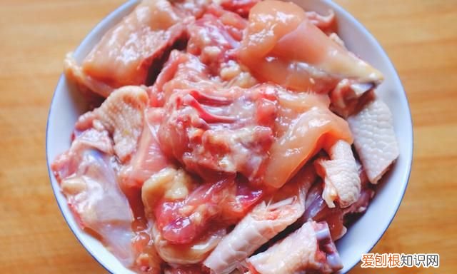 炖鸡汤时切记三不放