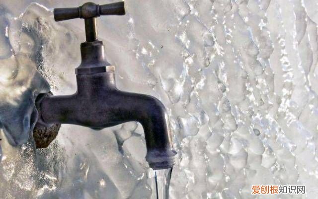 东北冬天自来水管不会冻住吗，东北冬天用空调外面管子会冻上